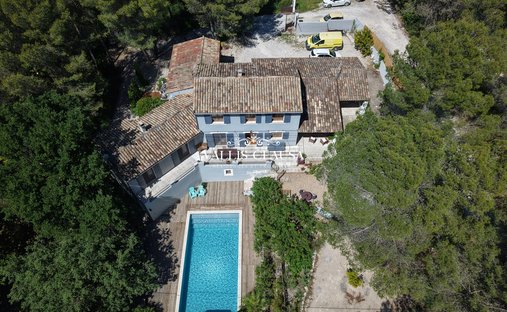 House in Nevons-route d'Apt, L'Isle-sur-la-Sorgue, France 1