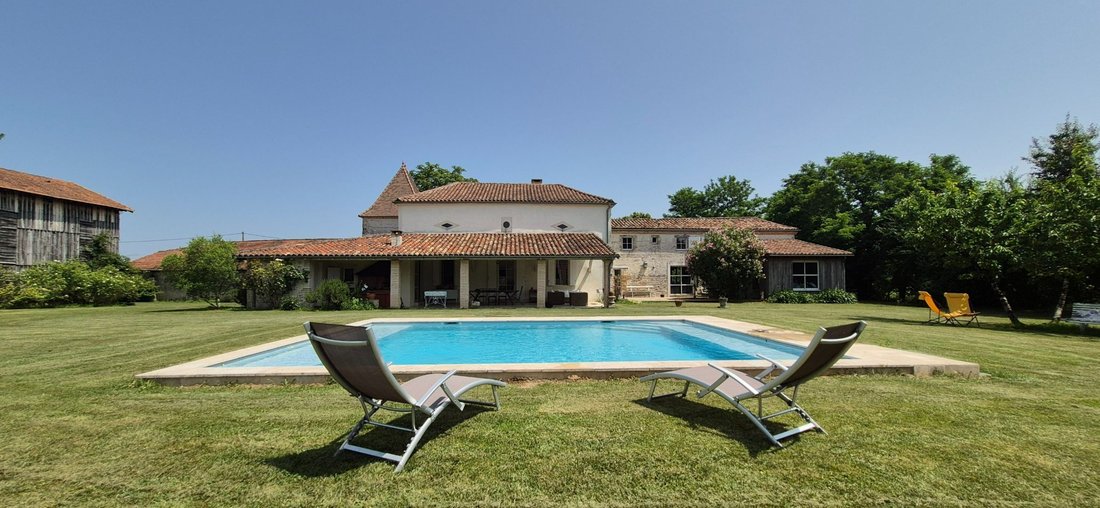 Estate in Fongrave, Nouvelle-Aquitaine, France 1 - 16276773