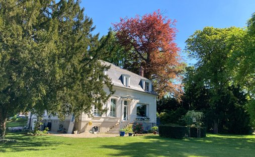 House in Germigny-l'Eveque, Ile-de-France, France 1