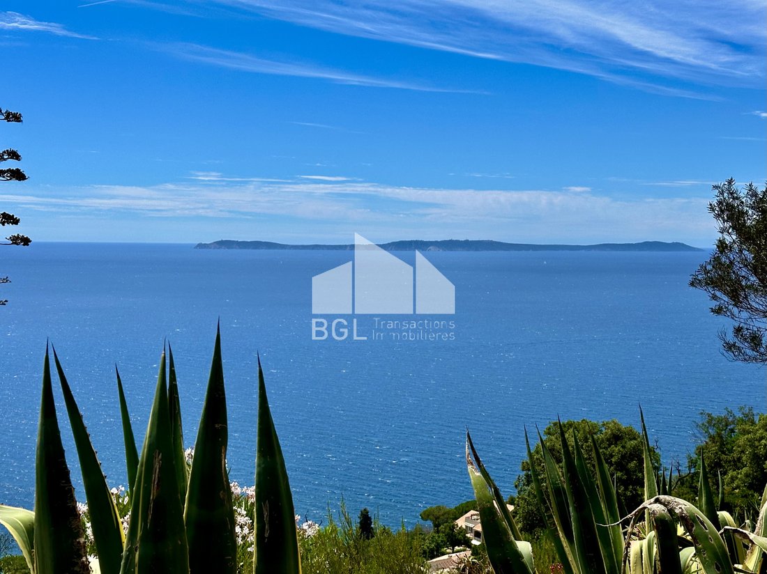 House in Rayol-Canadel-sur-Mer, Provence-Alpes-Côte d'Azur, France 2 - 16296804