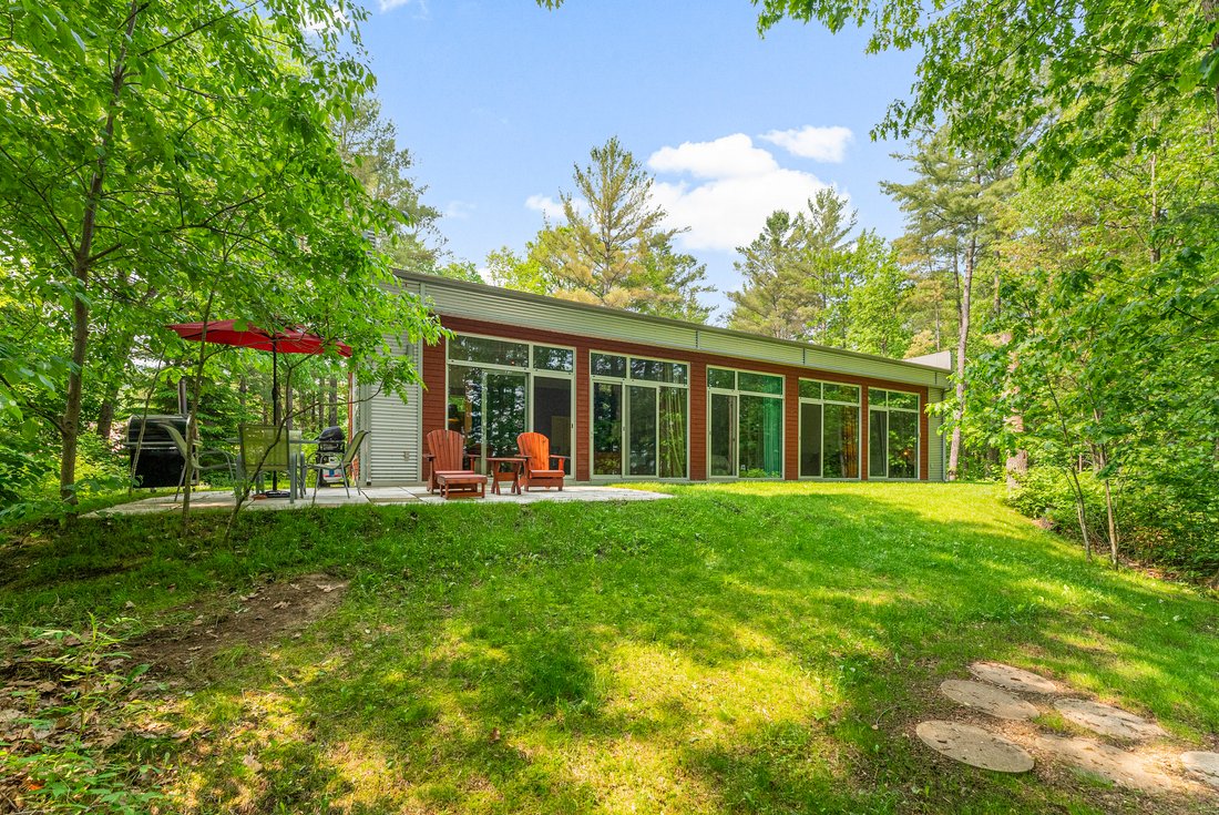 House in Chapeau, Quebec, Canada 1 - 16295972
