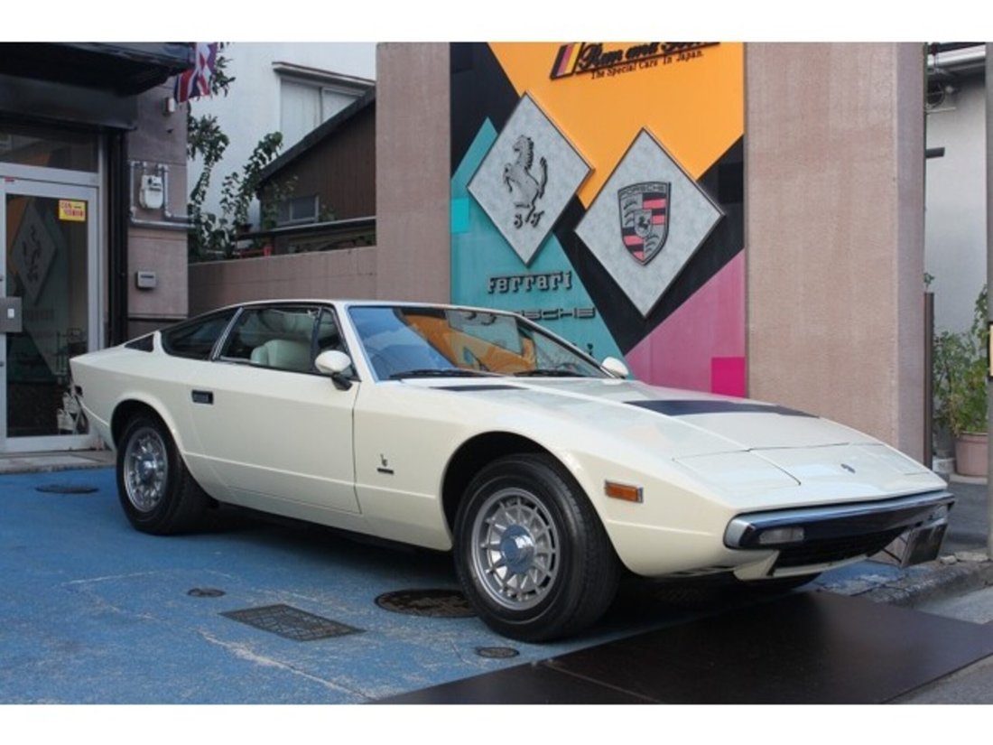 Coupe in Shinjuku City, Tokyo, Japan 1 - 16301364