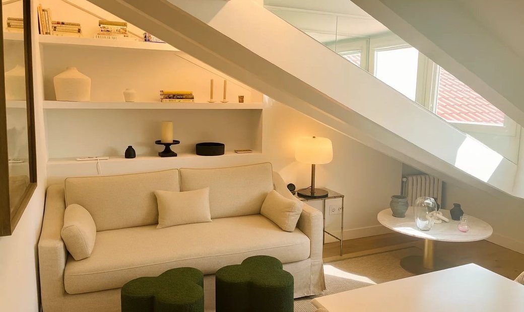 Picture of Penthouse apartment - Wikipedia