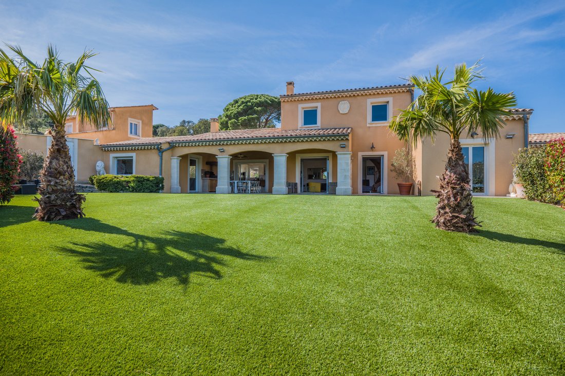 Villa in Ville-Les Saquedes-Le Bouillonnet, Sainte-Maxime, France 1 - 16297296