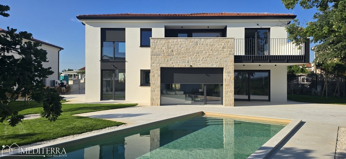 Villa in Sveti Lovrec Pazenaticki, Istria County, Croatia 1 - 16299955
