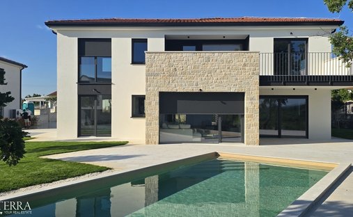Villa in Sveti Lovrec Pazenaticki, Istria County, Croatia 1