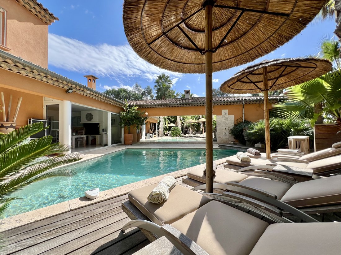 Villa in Ville-Les Saquedes-Le Bouillonnet, Sainte-Maxime, France 2 - 16296711