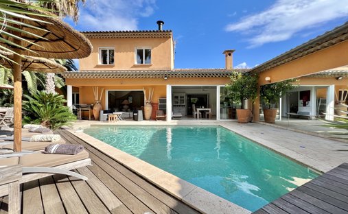 Villa in Ville-Les Saquedes-Le Bouillonnet, Sainte-Maxime, Frankreich 1