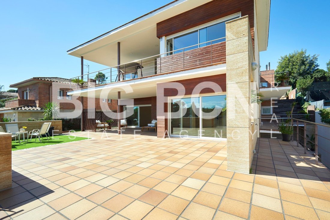 Villa in Sant Cugat del Valles, Catalonia, Spain 1 - 16300035