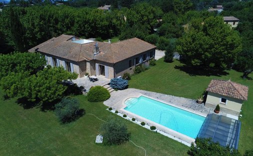 House in Zone Rurale Nord, Carpentras, France 1