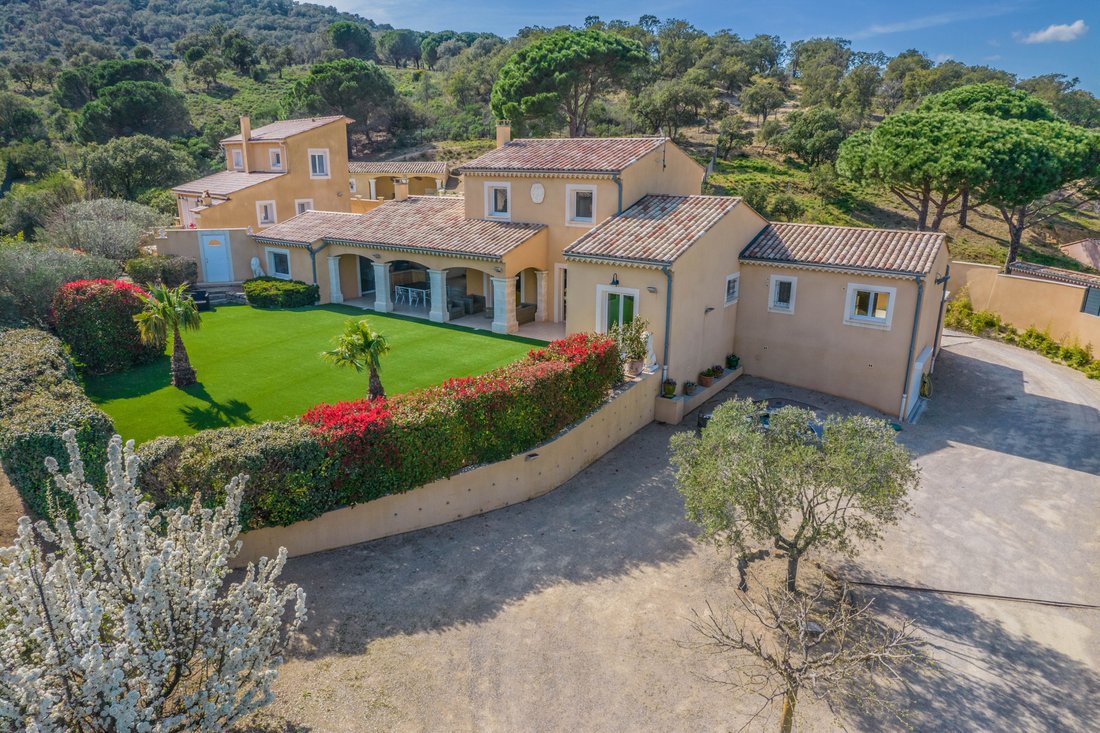 Villa in Ville-Les Saquedes-Le Bouillonnet, Sainte-Maxime, France 2 - 16297296