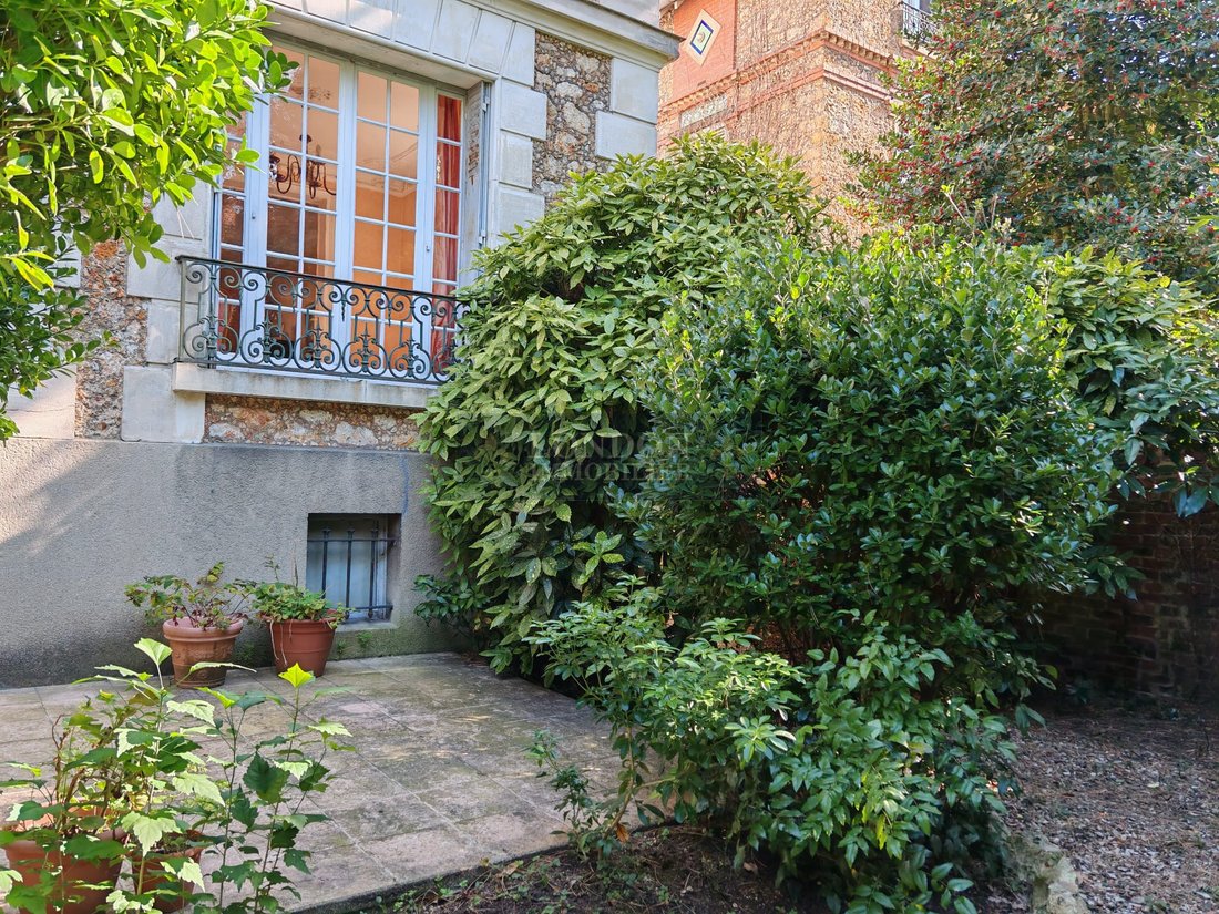 Maison à Domaine National du Château, Versailles, France 2 - 16296356