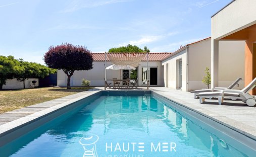 House in Gare-Saint Michel, Les Sables-d'Olonne, France 1