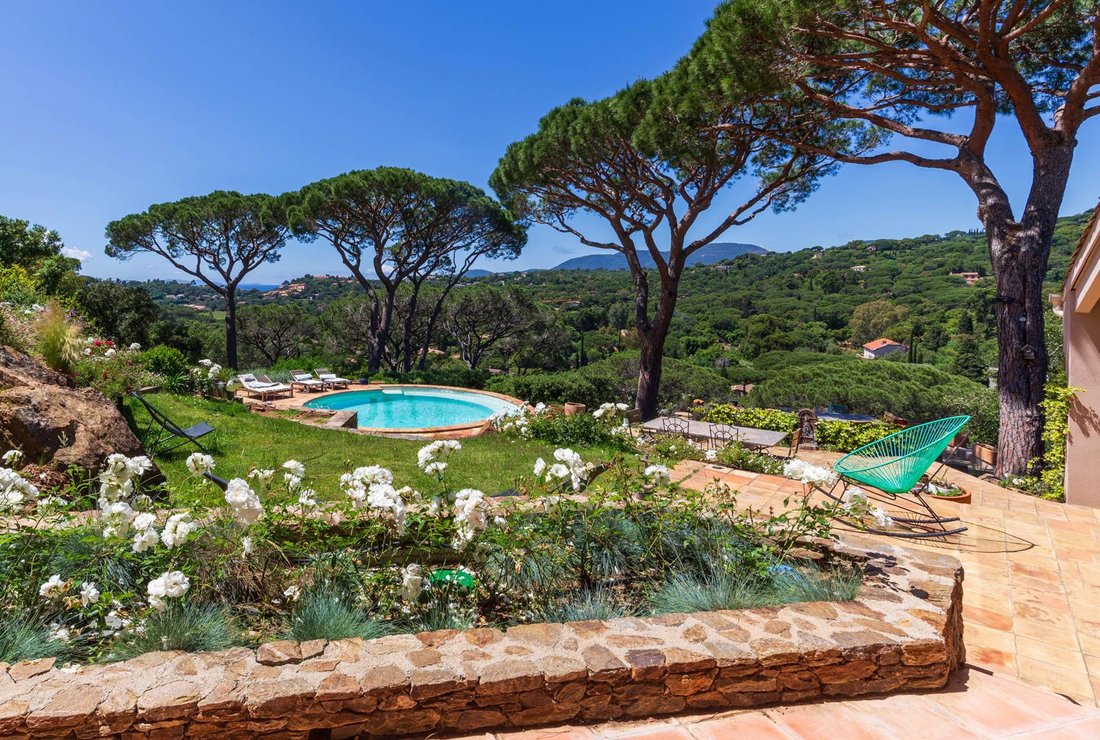 Villa in La Croix-Valmer, Provence-Alpes-Côte d'Azur, France 2 - 16297160