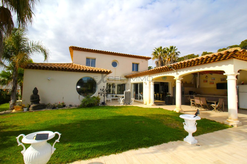 Villa in Centre Ville, Carqueiranne, France 5 - 16297089
