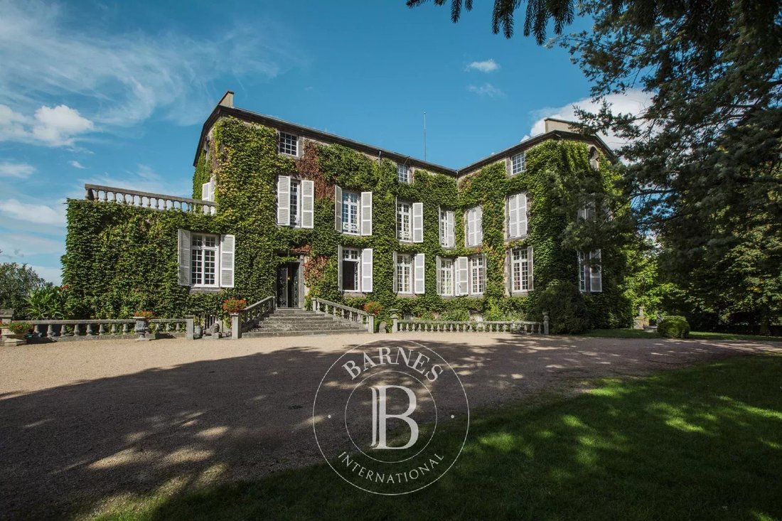 Castle in Cellule, Chambaron sur Morge, France 4 - 14301158