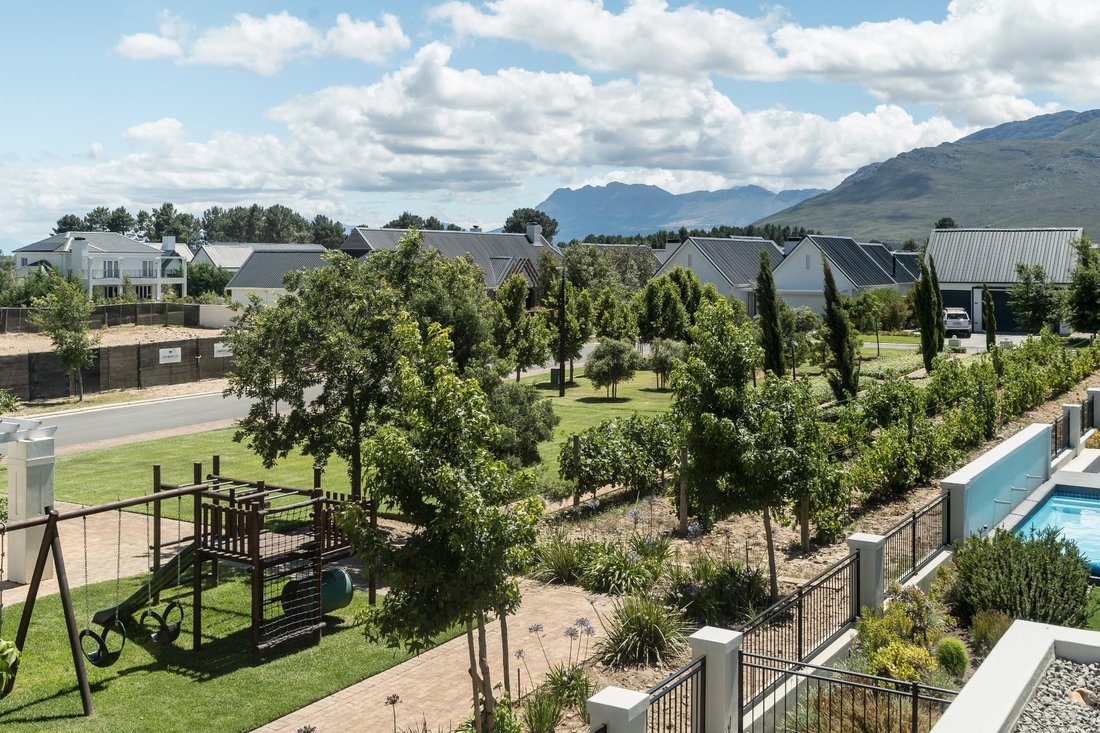 House in Paarl, Western Cape, South Africa 1 - 16300154