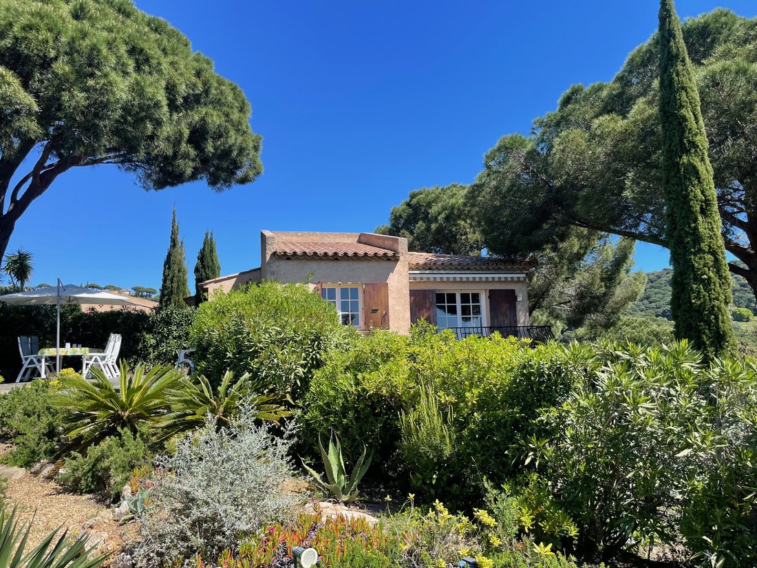 Apartment in La Croix-Valmer, Provence-Alpes-Côte d'Azur, France 1 - 16296946