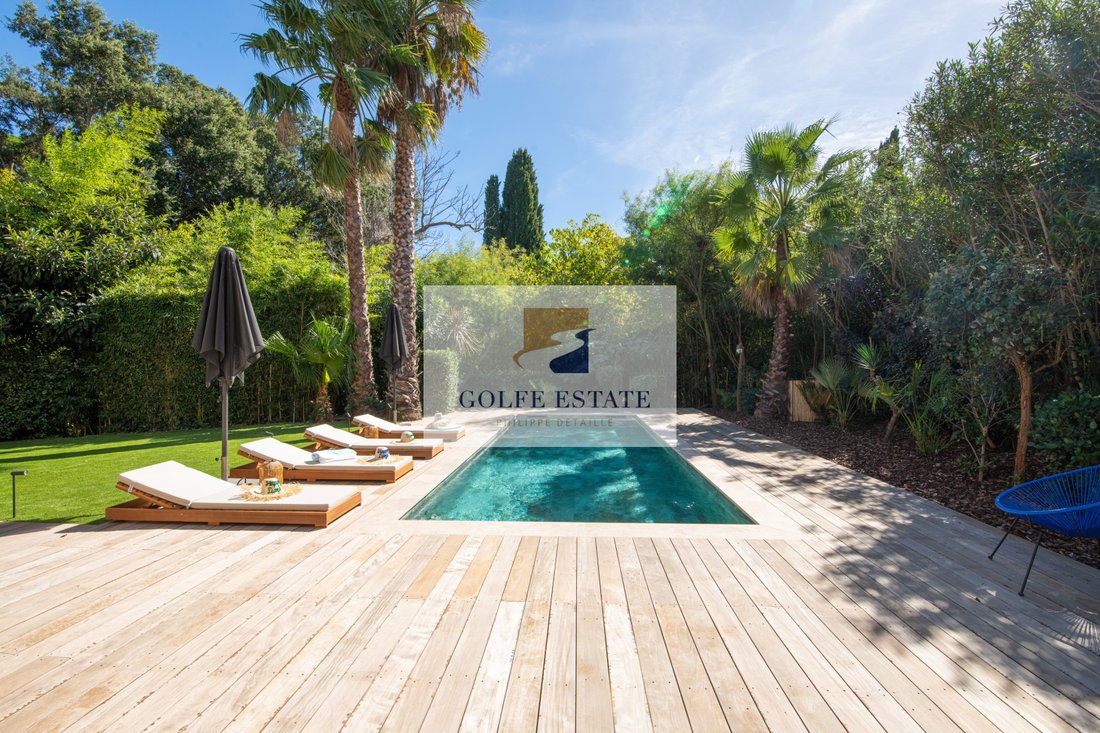 Villa in La Croix-Valmer, Provence-Alpes-Côte d'Azur, France 2 - 16297720