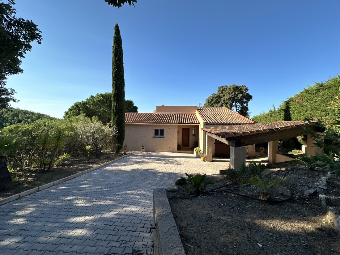 House in La Londe-les-Maures, Provence-Alpes-Côte d'Azur, France 2 - 16297007
