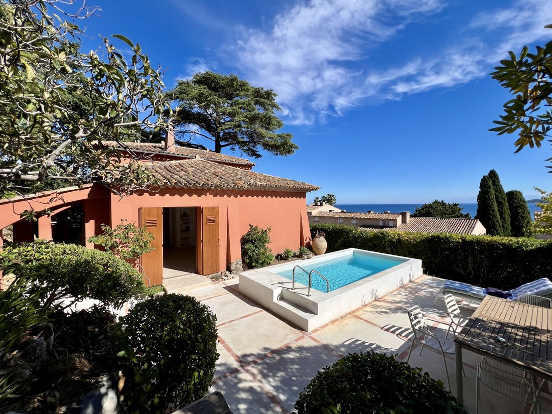 Villa in Ville-Les Saquedes-Le Bouillonnet, Sainte-Maxime, France 1 - 16301412