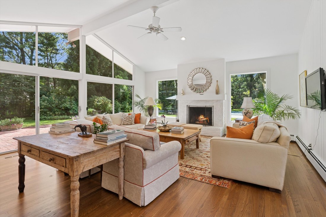 East Hampton, New York, United States 3 - 16306080