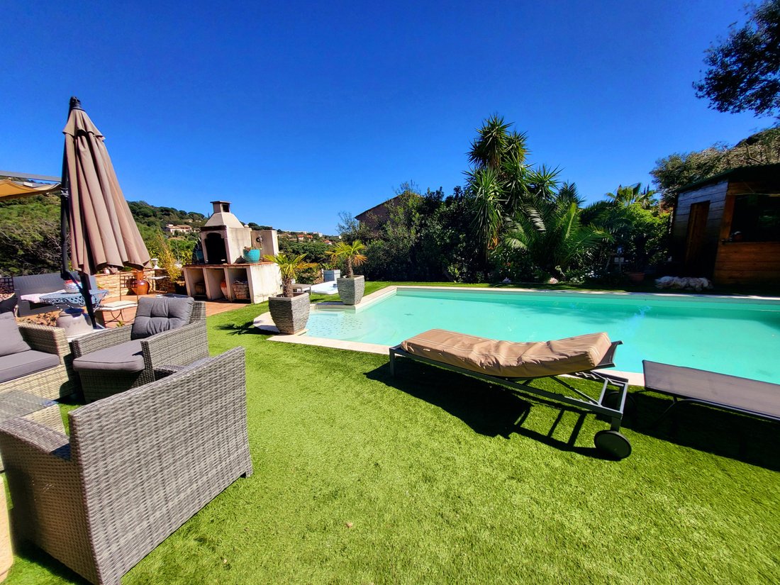 Villa in Nord, Cavalaire-sur-Mer, France 2 - 16297085