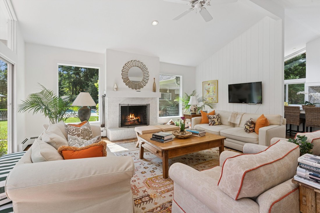 East Hampton, New York, United States 4 - 16306080