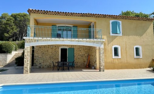 Maison à Besse-sur-Issole, Provence-Alpes-Côte d'Azur, France 1