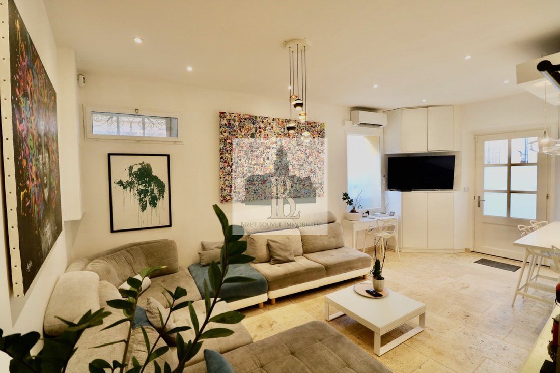 House in Zone Est Diffuse, Saint-Tropez, France 1 - 16296678