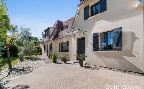 House in Nord, Saint-Nom-la-Bretèche, France 1