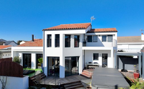 Maison à Centre Ville, La Rochelle, France 1