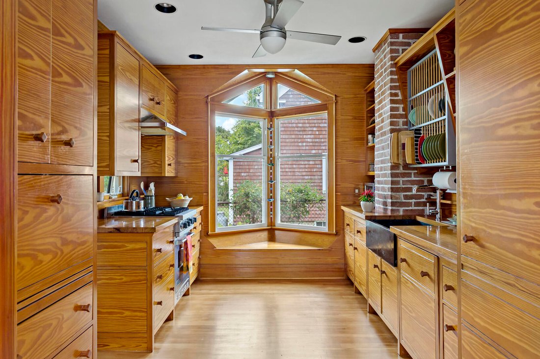 House in Bourne, Massachusetts, United States 4 - 16295981