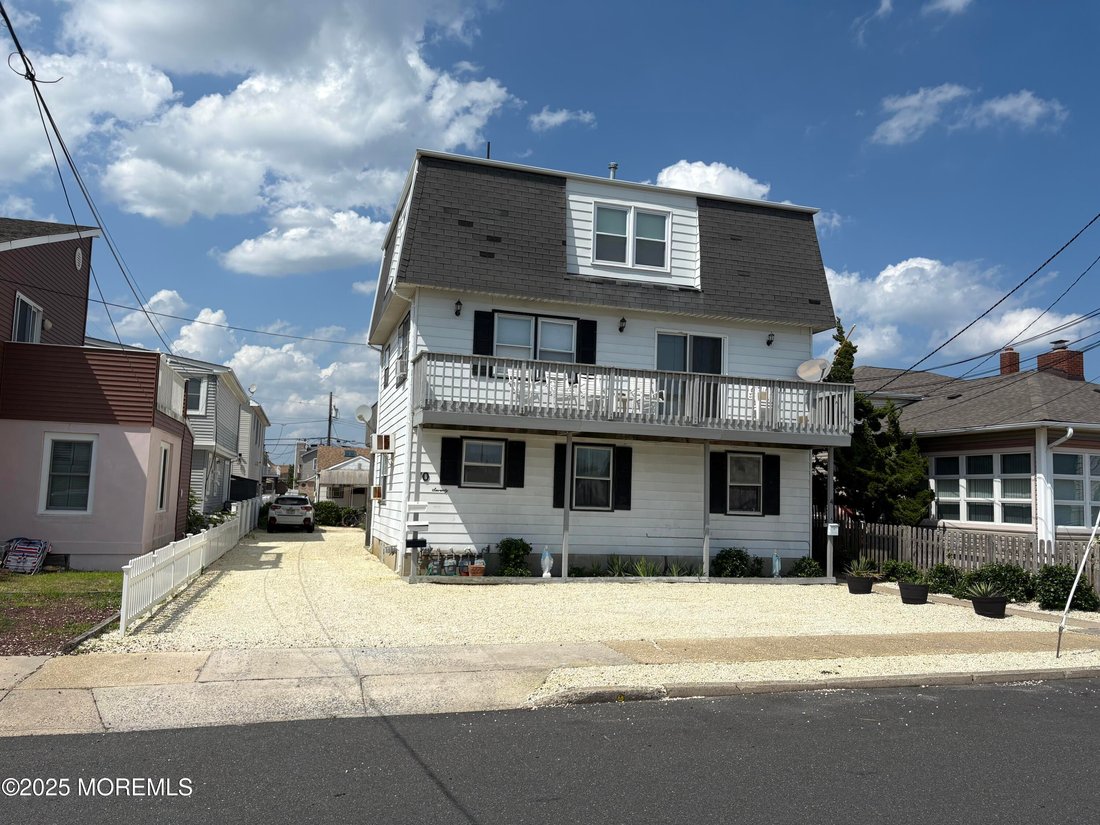 Seaside Park, New Jersey, United States 1 - 16299656