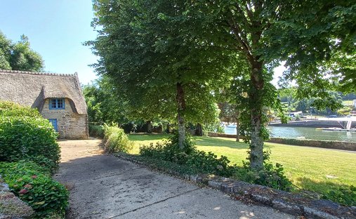 Castle for Sale in Riec-sur-Belon, Brittany, France