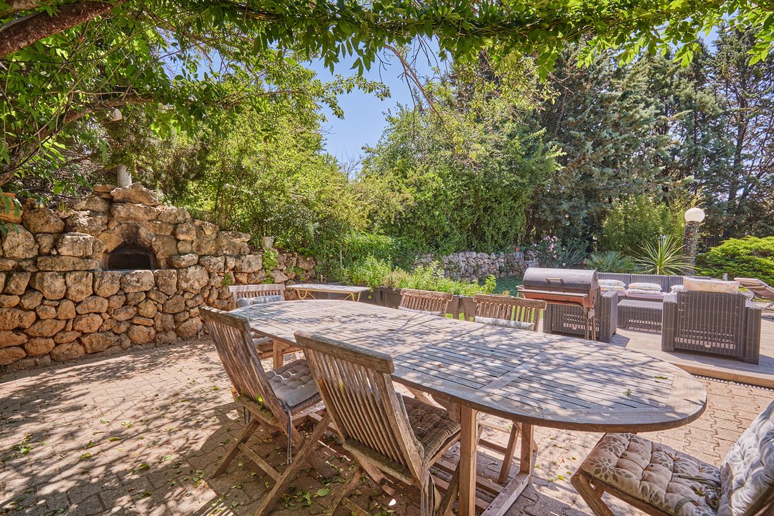 House in Le Tholonet, Provence-Alpes-Côte d'Azur, France 1 - 16297211