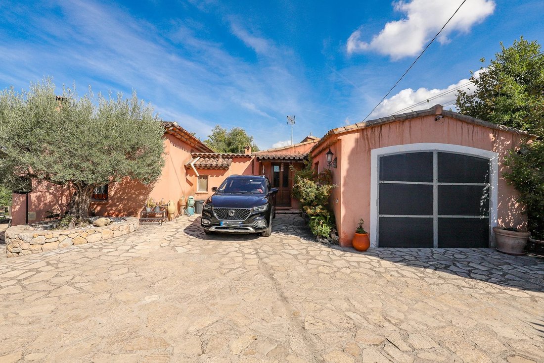 Villa in Mougins, Provence-Alpes-Côte d'Azur, France 2 - 16296061