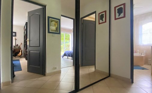 House 379m² Living Space, Great Comfort And Geothermal Energy