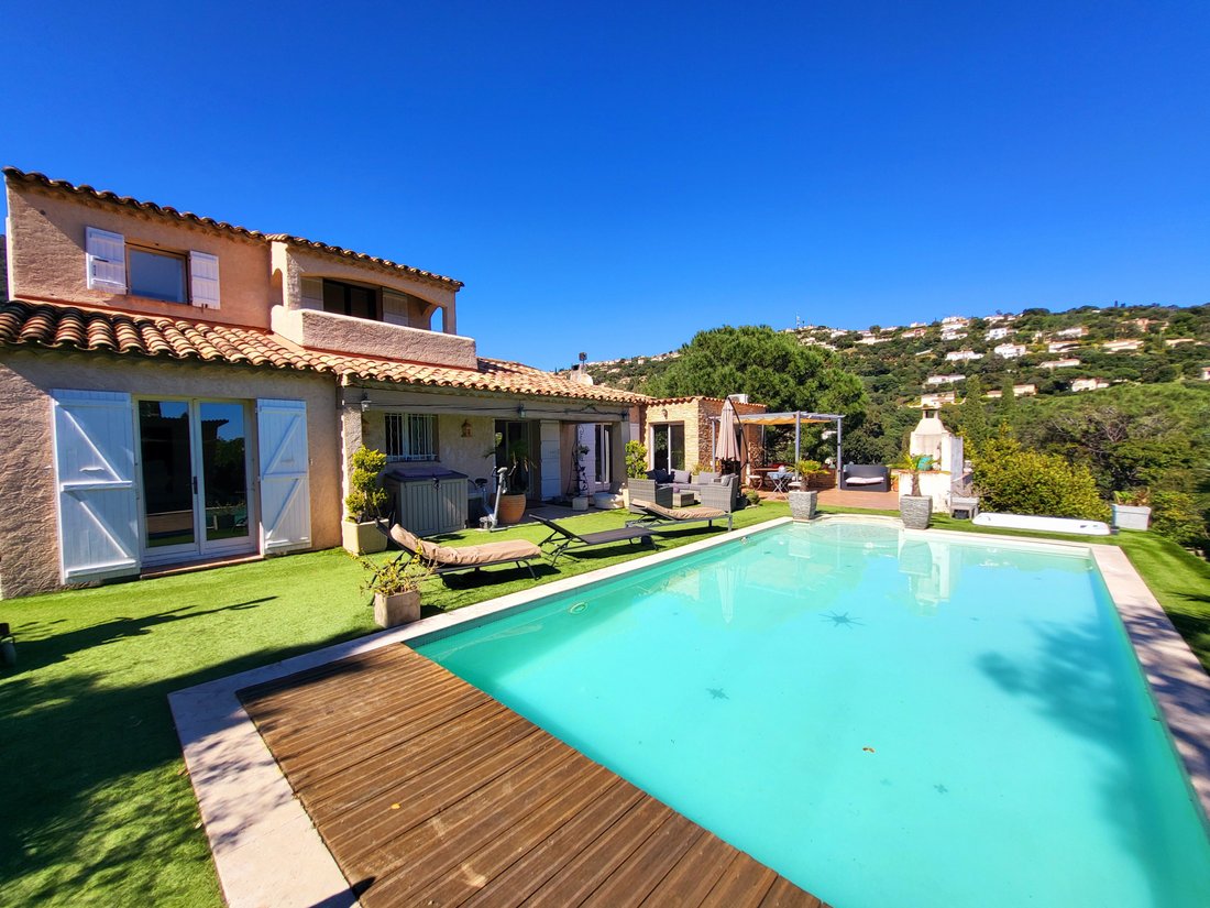 Villa in Nord, Cavalaire-sur-Mer, France 1 - 16297085