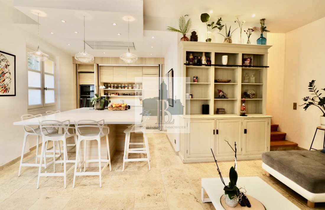 House in Zone Est Diffuse, Saint-Tropez, France 2 - 16296678