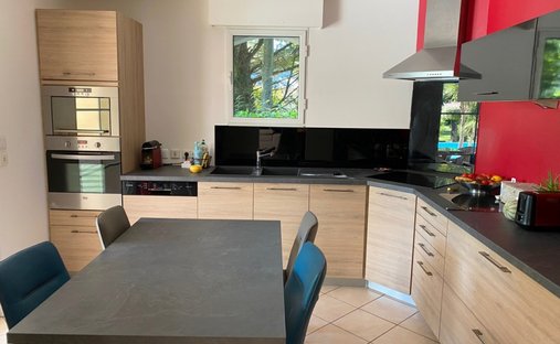 House 379m² Living Space, Great Comfort And Geothermal Energy