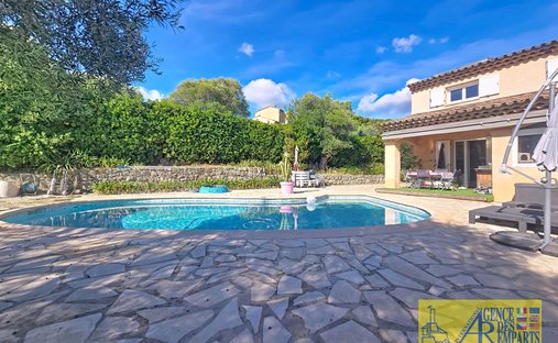 House in Les Cougoulins-Rastines, Antibes, France 1