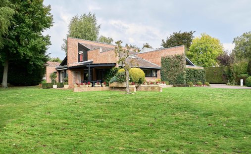 House in Hautmont-Mirabeau, Mouvaux, France 1