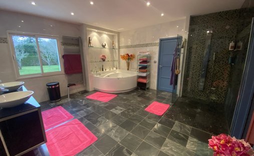 House 379m² Living Space, Great Comfort And Geothermal Energy