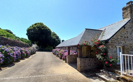 Castle for Sale in Riec-sur-Belon, Brittany, France