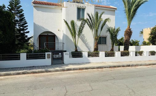 Villa in Peyia, Paphos, Cyprus 1