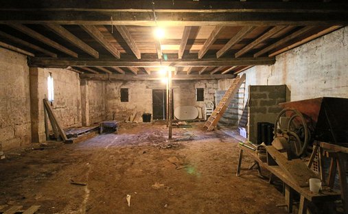 Castle for Sale in Saint-Loubès, Nouvelle-Aquitaine, France