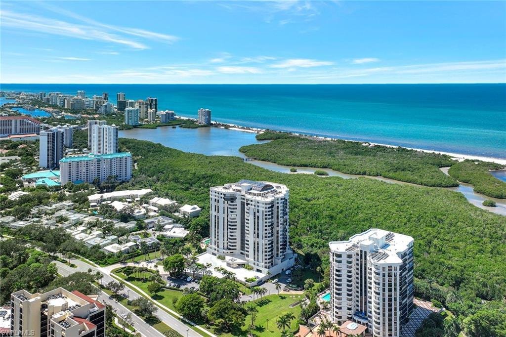 Condo in Naples, Florida, United States 2 - 16307843