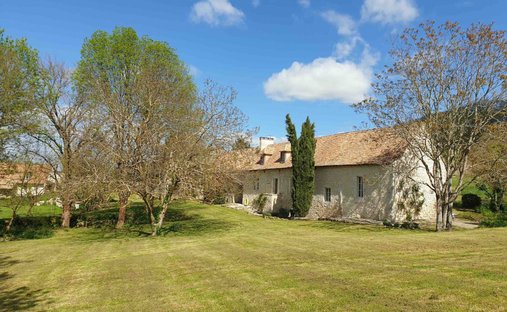 Cahuzac, Nouvelle-Aquitaine, France 1