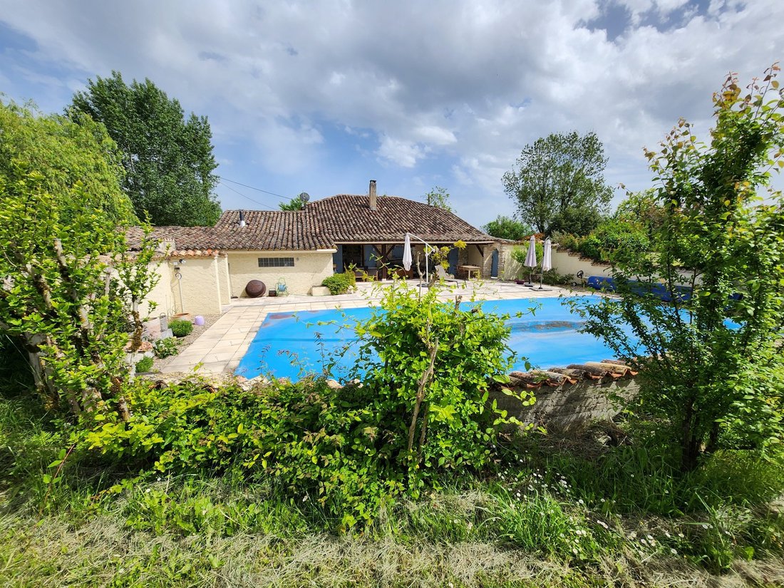 House in Plaisance, Nouvelle-Aquitaine, France 1 - 16308581